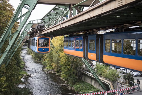 Schwebebahn